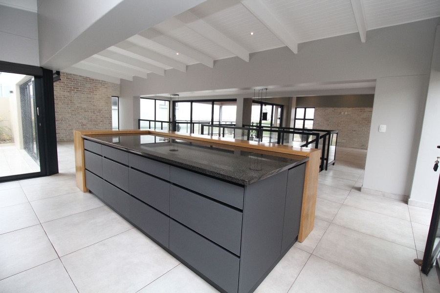 3 Bedroom Property for Sale in Calypso Beach Western Cape